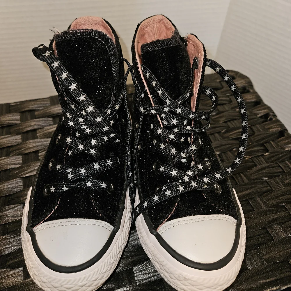 Converse Black Felt and Pink High-Tops Star Laces Kids Size 12